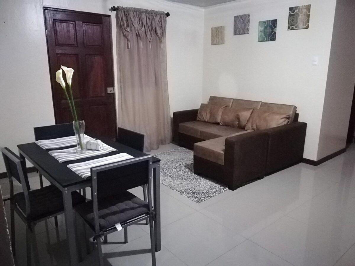 פוארטו לימון Aptos Casa Caribe, Habitaciones Privadas En Aptos Compartidos & Aptos Completos Con Auto Entrada מראה חיצוני תמונה