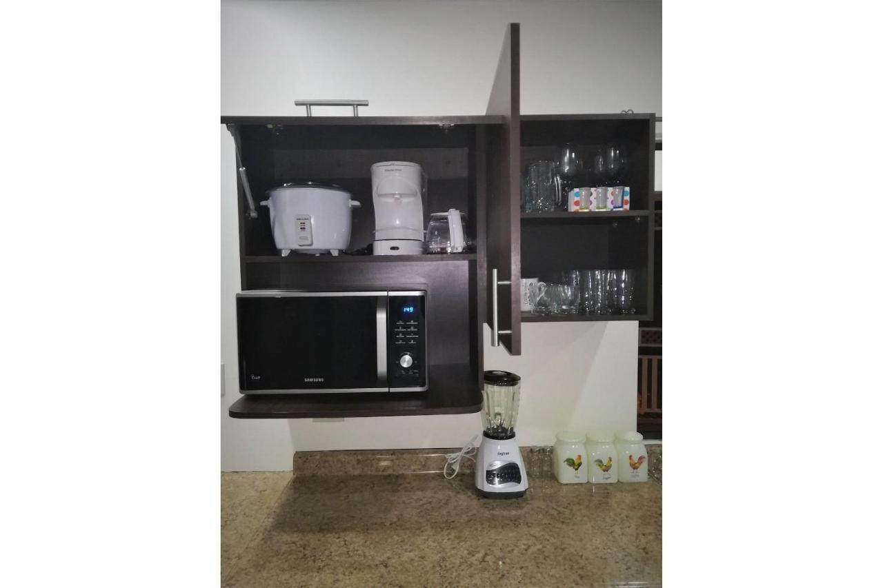 פוארטו לימון Aptos Casa Caribe, Habitaciones Privadas En Aptos Compartidos & Aptos Completos Con Auto Entrada מראה חיצוני תמונה