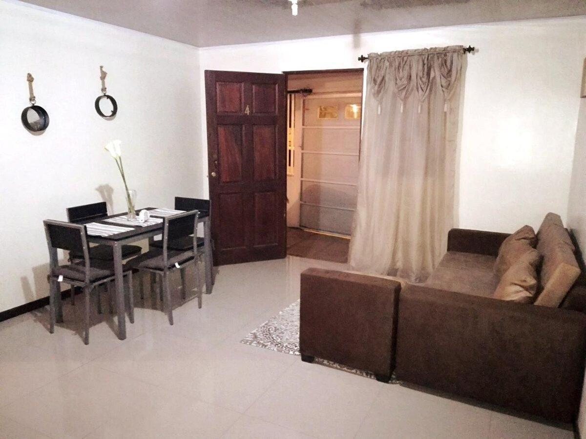 פוארטו לימון Aptos Casa Caribe, Habitaciones Privadas En Aptos Compartidos & Aptos Completos Con Auto Entrada מראה חיצוני תמונה