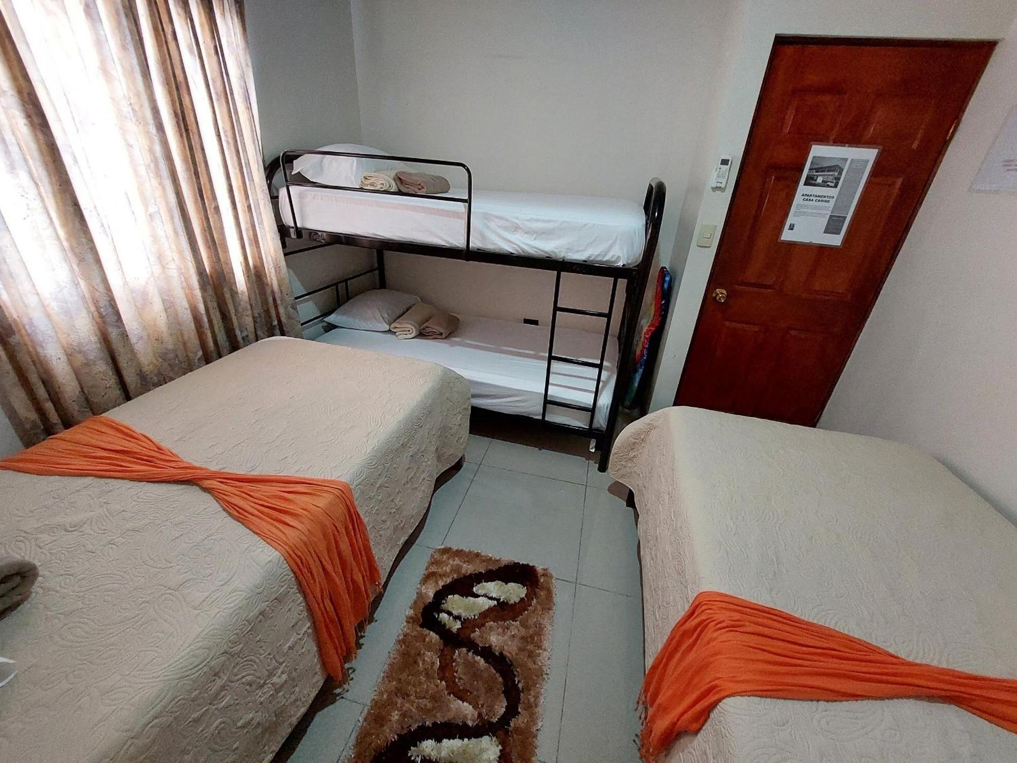 פוארטו לימון Aptos Casa Caribe, Habitaciones Privadas En Aptos Compartidos & Aptos Completos Con Auto Entrada מראה חיצוני תמונה