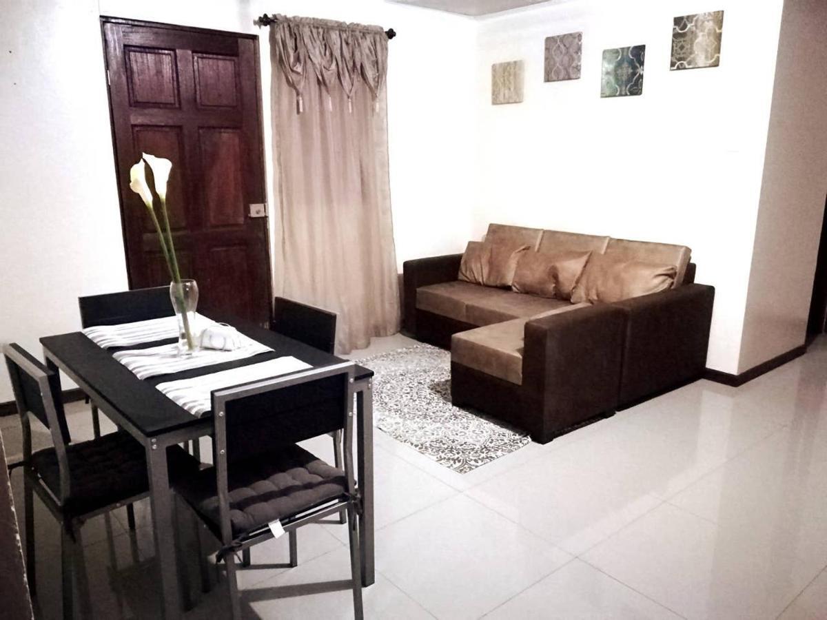 פוארטו לימון Aptos Casa Caribe, Habitaciones Privadas En Aptos Compartidos & Aptos Completos Con Auto Entrada מראה חיצוני תמונה